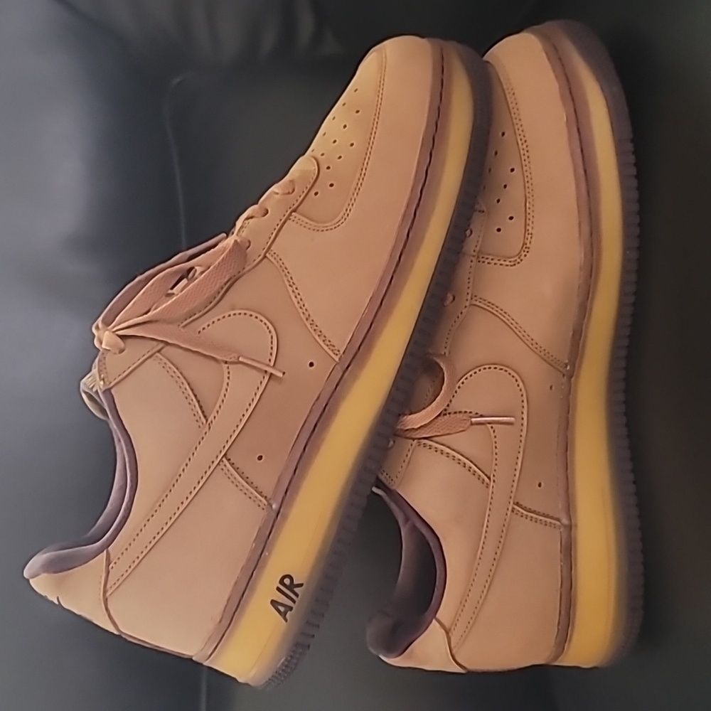 Nike Air Men's wheat/mocha  Sneakers